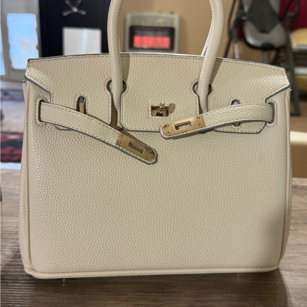 Elegant Cream Handbag
